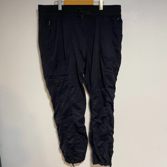 The North Face Women's Black Ruched Cropped Jogger Pants Size XXL/TTG - Picture 2 of 10